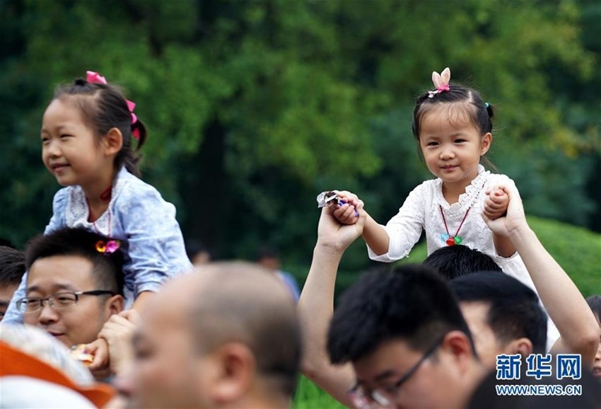 الصين تسجل زيادة في الزيارات السياحية والإنفاق مع انطلاق عطلة العيد الوطني
