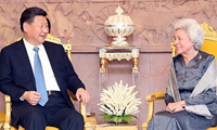 الرئيس الصيني يزور ملكة كمبوديا الأم في إطار تعزيز الصداقة التقليدية