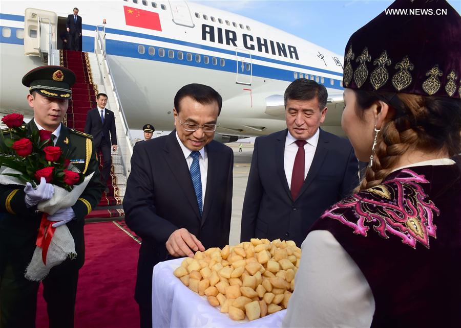 رئيس مجلس الدولة الصيني يصل إلى قرغيزستان في زيارة رسمية