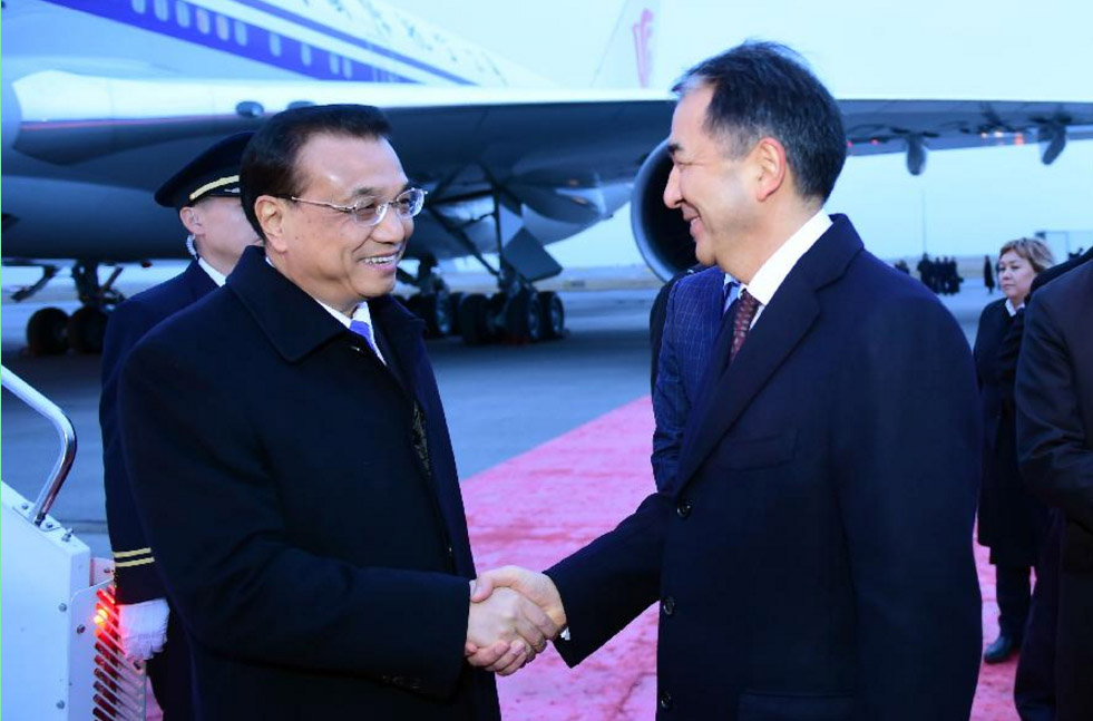 رئيس مجلس الدولة الصينى يصل إلى قازاقستان فى زيارة رسمية