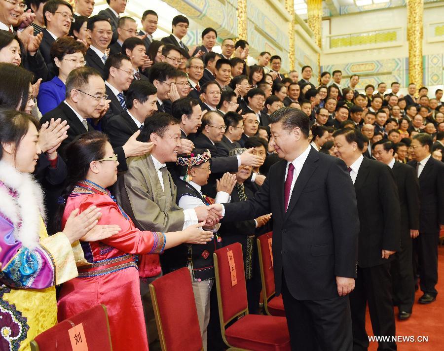 الرئيس شي يؤكد على أهمية توفير بيئة جيدة للرأي العام