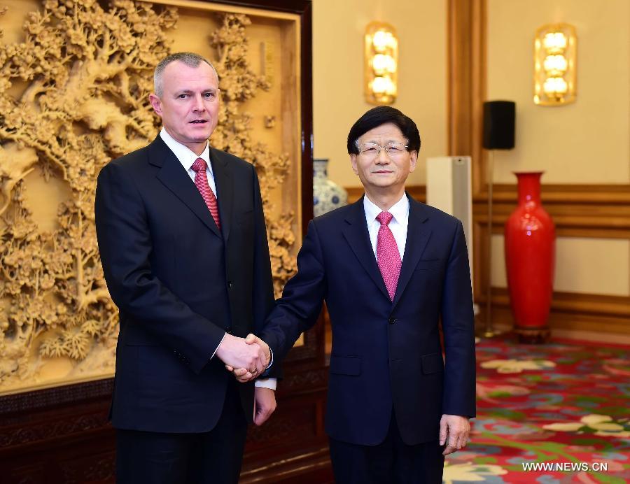 الصين وبيلاروسيا تتفقان على توسيع التعاون في إنفاذ القانون
