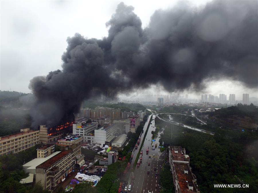 حريق في مدينة تشيوانتشو بجنوب شرقي الصين