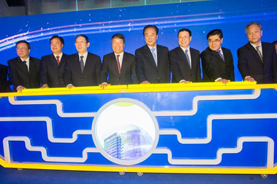 افتتاح مركز التداول للنفط والغاز الطبيعي بشانغهاي رسميا