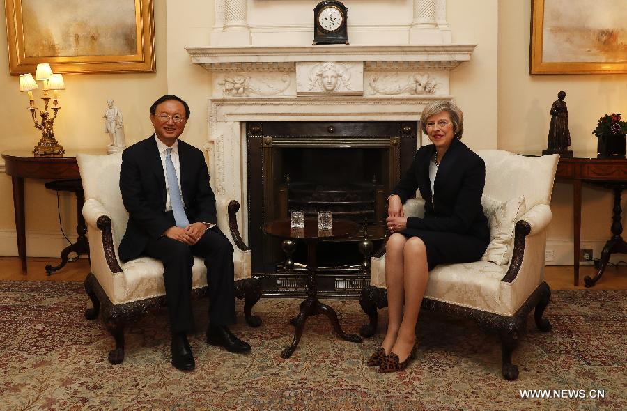 الصين وبريطانيا تتعهدان بتعزيز التعاون العملي وجهود مشتركة لمكافحة التغير المناخي