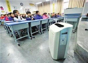 بكين تجرب تثبيت أجهزة تنقية الهواء فى المدارس