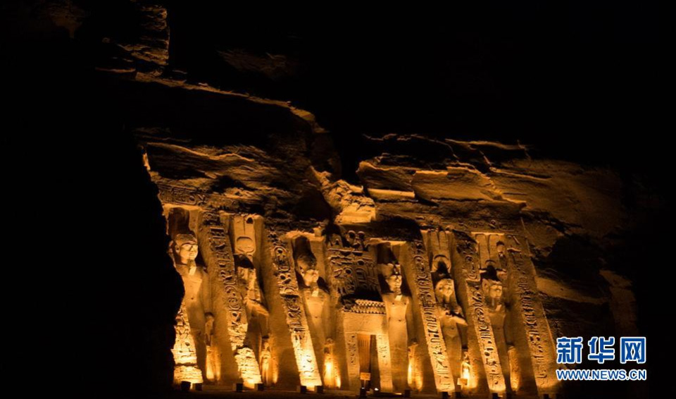 اكتشاف 12 مقبرة فرعونية في أسوان جنوب القاهرة