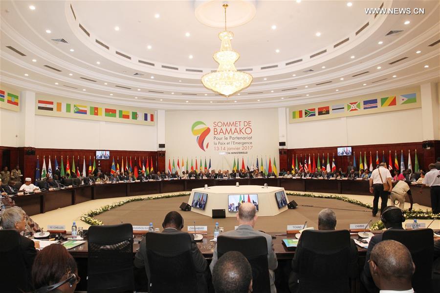 القمة الأفريقية - الفرنسية تتبنى خطة عالمية لمكافحة الإرهاب والعنف
