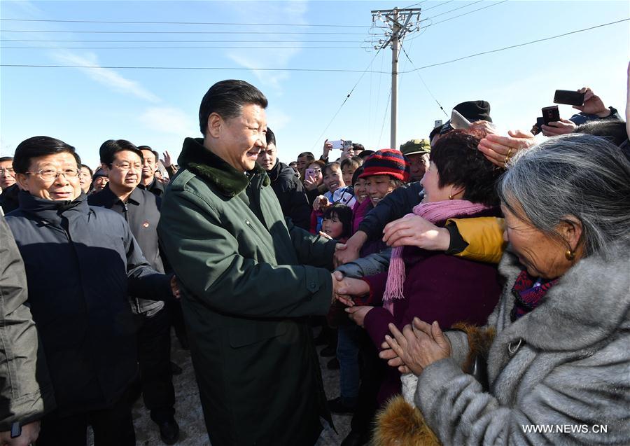 الرئيس الصيني يؤكد على أهمية تعزيز إجراءات تخفيف حدة الفقر