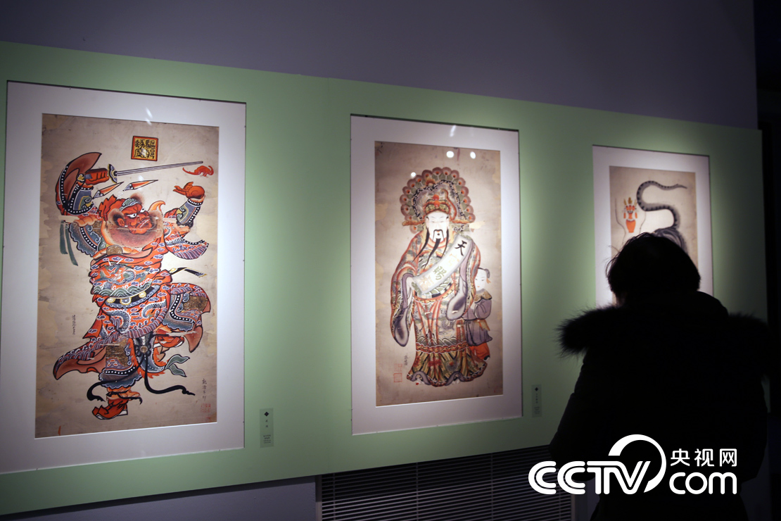 رسوم عيد الربيع يانغ ليو تشينغ تقدم السحر الفني الفريد