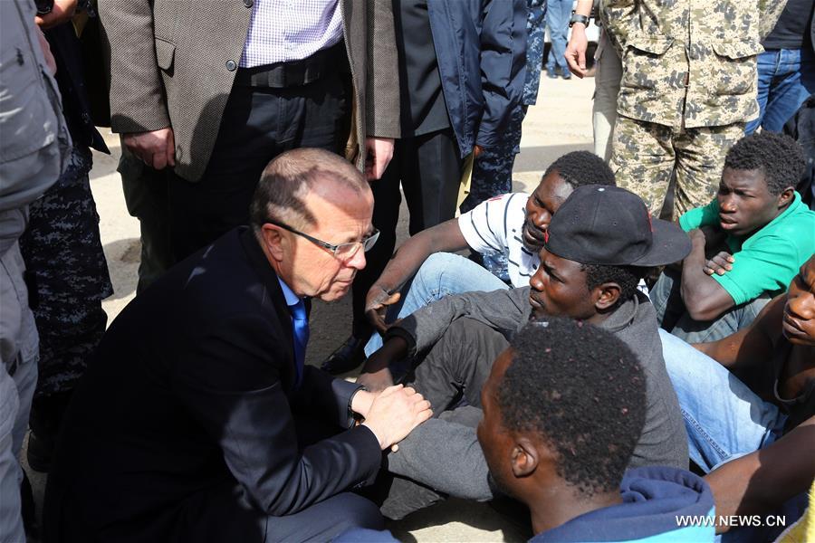 كوبلر يزور مركزًا لاحتجاز المهاجرين في طرابلس
