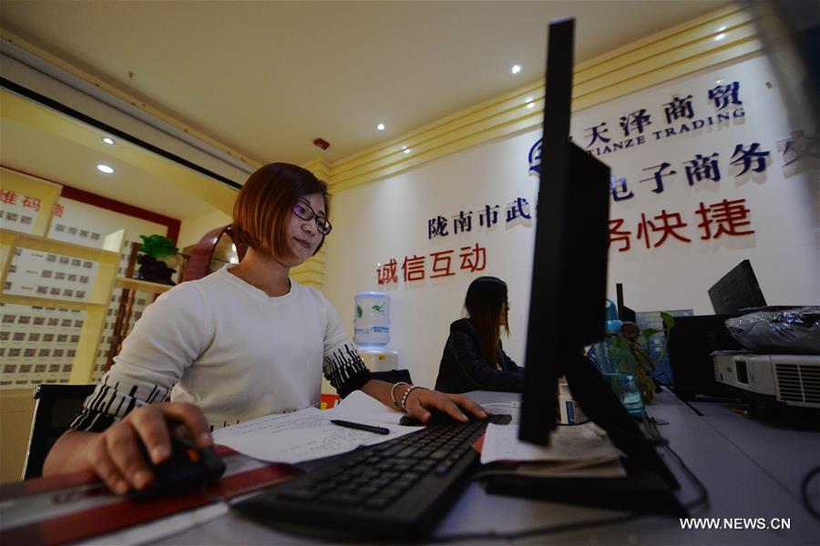 التسوق عبر الإنترنت يواصل الازدهار في المناطق الريفية الصينية
