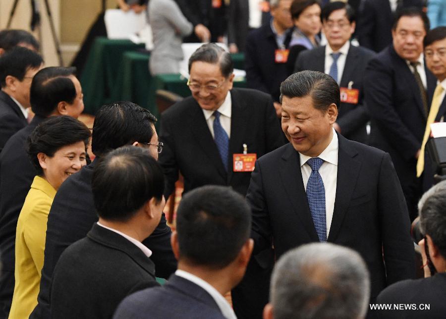 تقرير إخباري: الرئيس الصيني يدعو المفكرين إلى تقديم اسهامات أكبر لتنمية البلاد