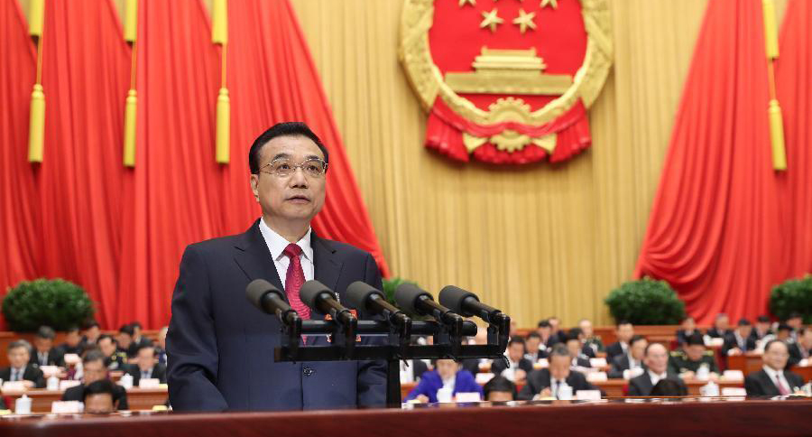 تقديم رئيس مجلس الدولة الصيني تقرير عمل الحكومة