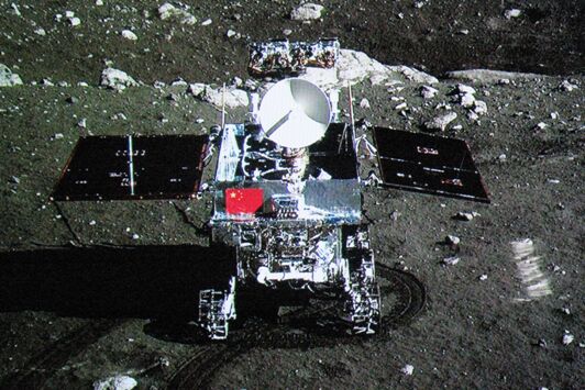 الصين ستجلب لأول مرة عيّنات من القمر إلى الأرض