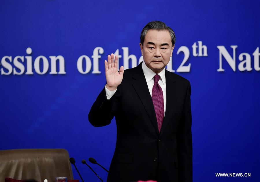 وزير الخارجية الصيني : الصين والولايات المتحدة تجريان اتصالات حول التبادلات بين رئيسي البلدين