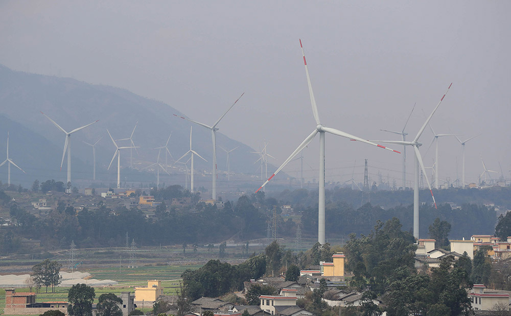 سيتشوان ليانغشان: سلسلة كاملة للصناعة الطاقة الخضراء تساعد على التخلص من الفقر