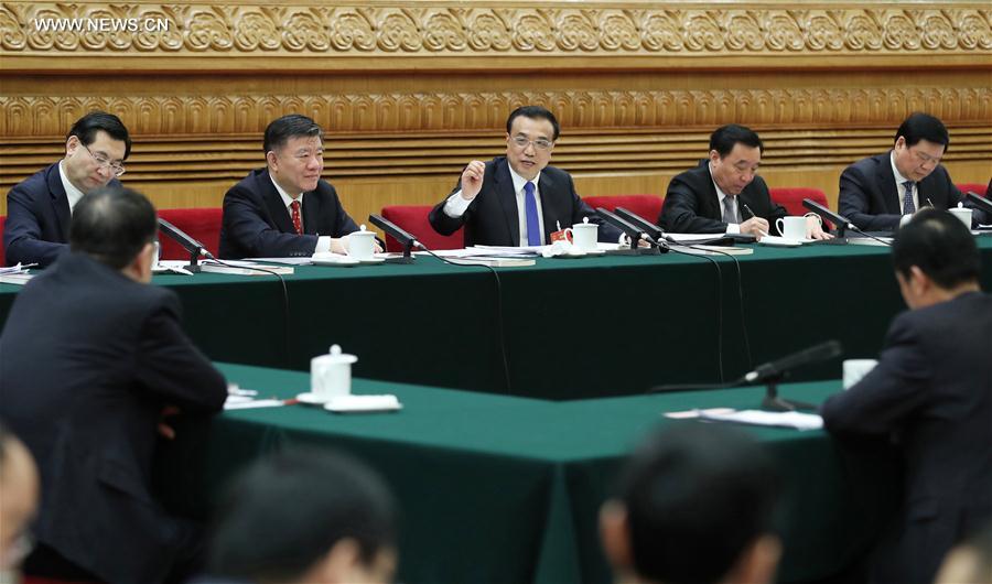 قادة صينيون يبحثون الاقتصاد ومبادرة الحزام والطريق مع المشرعين