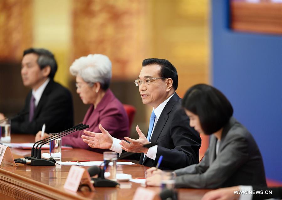 رئيس مجلس الدولة: الصين تدرس تعديل القانون على حق استخدام الأراضي للعقارات لـ70 عاما