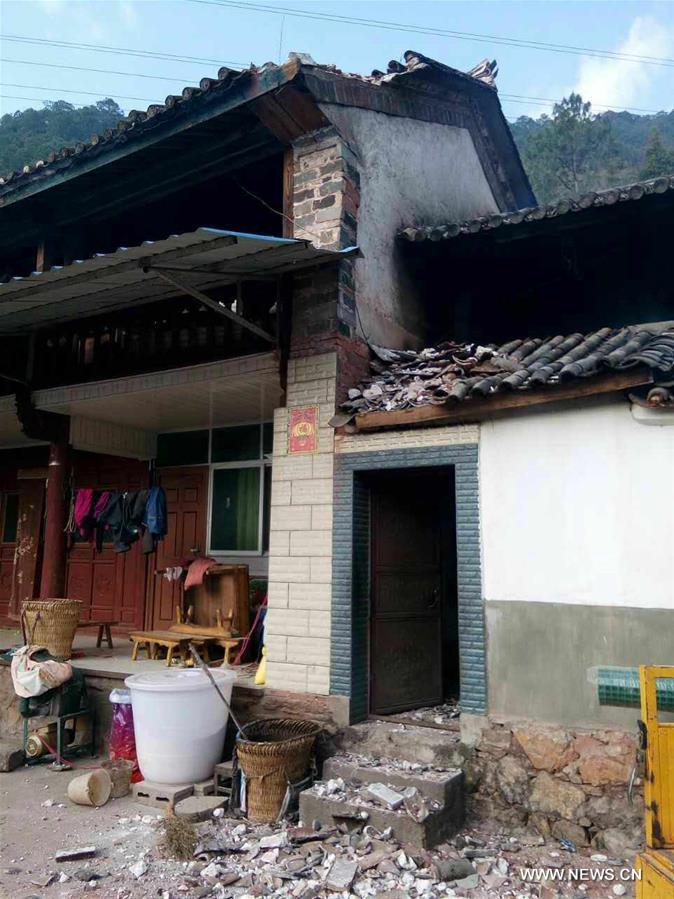 أعمال الإغاثة جارية بعد زلزال جنوب غربي الصين