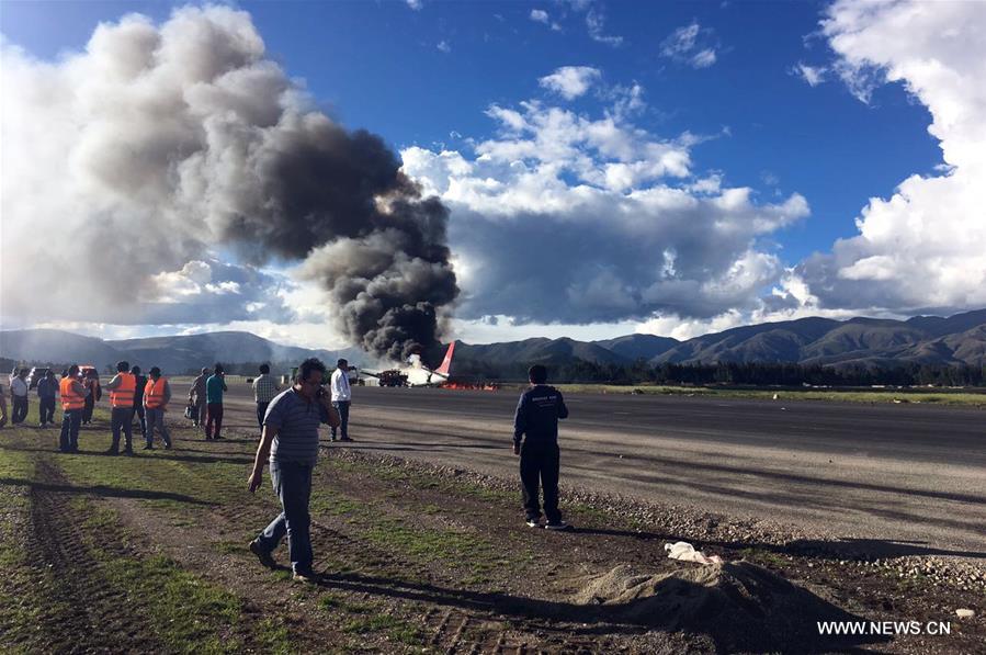 إندلاع حريق بطائرة لدى هبوطها في بيرو وإخلاء جميع الركاب بسلام