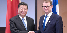 الرئيس الصيني يبحث مع رئيس الوزراء الفنلندي العلاقات الثنائية بين البلدين