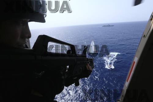 قوات البحرية الصينية تنقذ سفينة بنمية من هجوم للقراصنة في خليج عدن