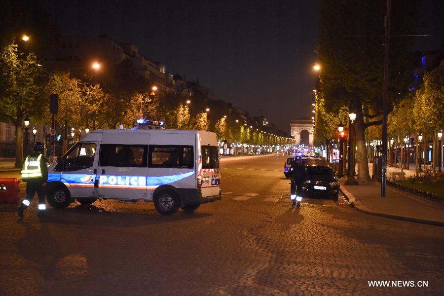 مقتل شرطي وإصابة آخر في إطلاق نار بباريس