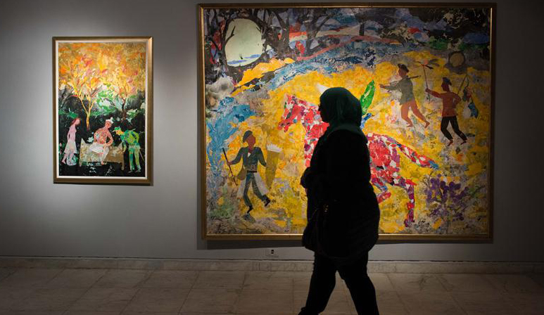 "على طريق الحرير" معرض لفنان تشكيلي مصري مستوحى من الثقافة والأساطير الصينية
