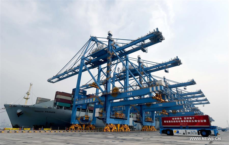 محطة كاملة مؤتمتة للحاويات في ميناء تشينغداو تدخل حيز التشغيل التجاري