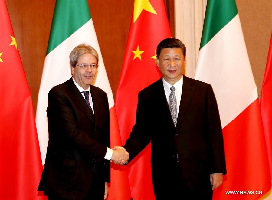 الرئيس الصيني يقترح اقتران مبادرة الطريق والحزام مع خطة الاستثمار الأوروبية