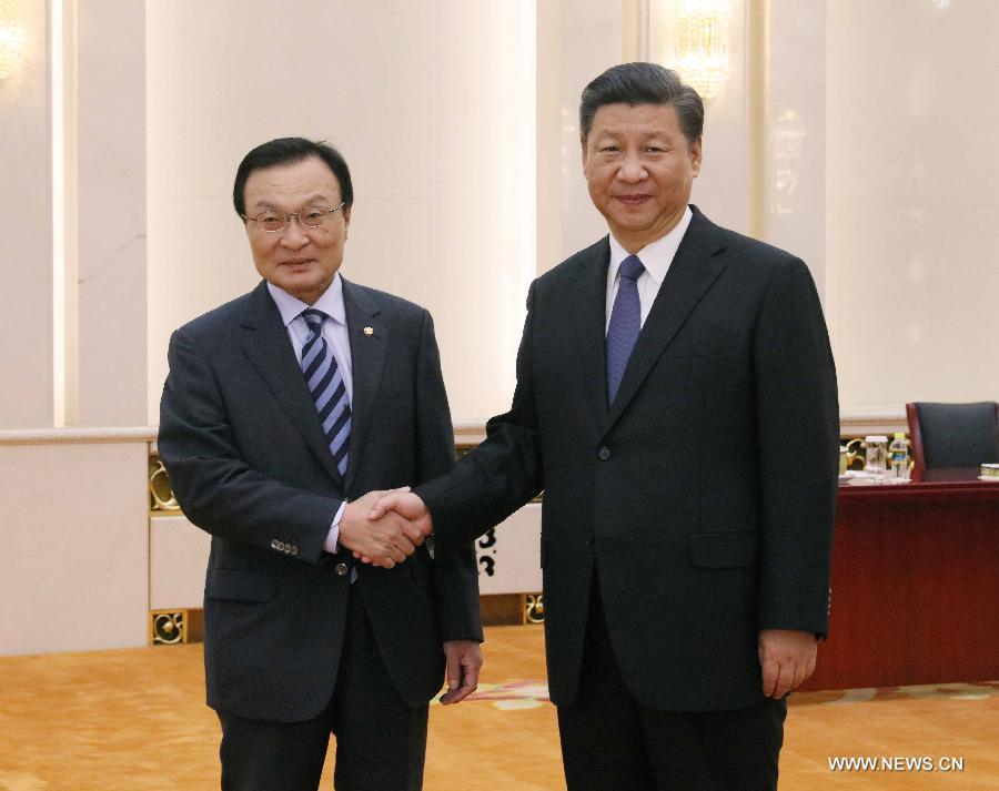 الرئيس شي يحث على إعادة العلاقات بين الصين وجمهورية كوريا لمسارها الطبيعي
