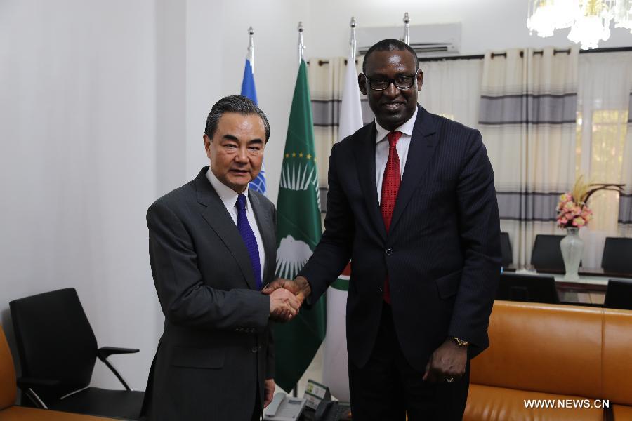 الصين تتعهد بتعزيز التعاون مع مالي في التنمية الزراعية والصناعية