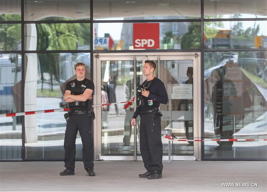الشرطة الألمانية تعلن انتهاء الخطر بعد إخلاء المقر الرئيس للحزب الديمقراطي الإشتراكي