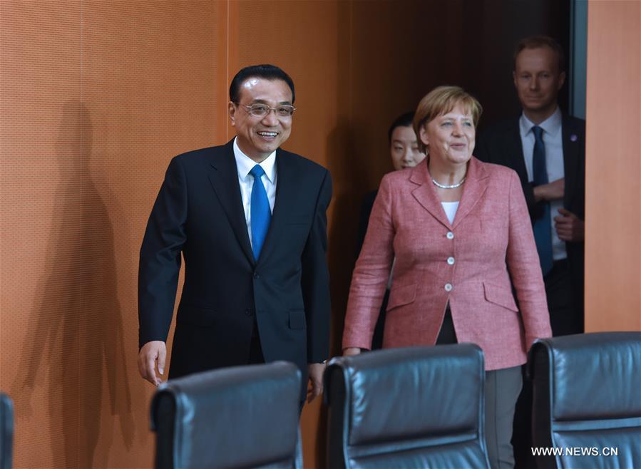 مقالة : رئيس مجلس الدولة الصيني يدعو إلى بذل جهود مشتركة مع ألمانيا في تحرير التجارة ودفع العلاقات الثنائية