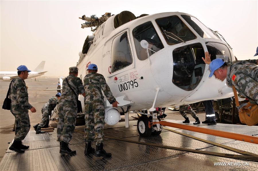 أول فريق صينى للمروحيات يصل الخرطوم للانضمام إلى قوات حفظ السلام فى دارفور