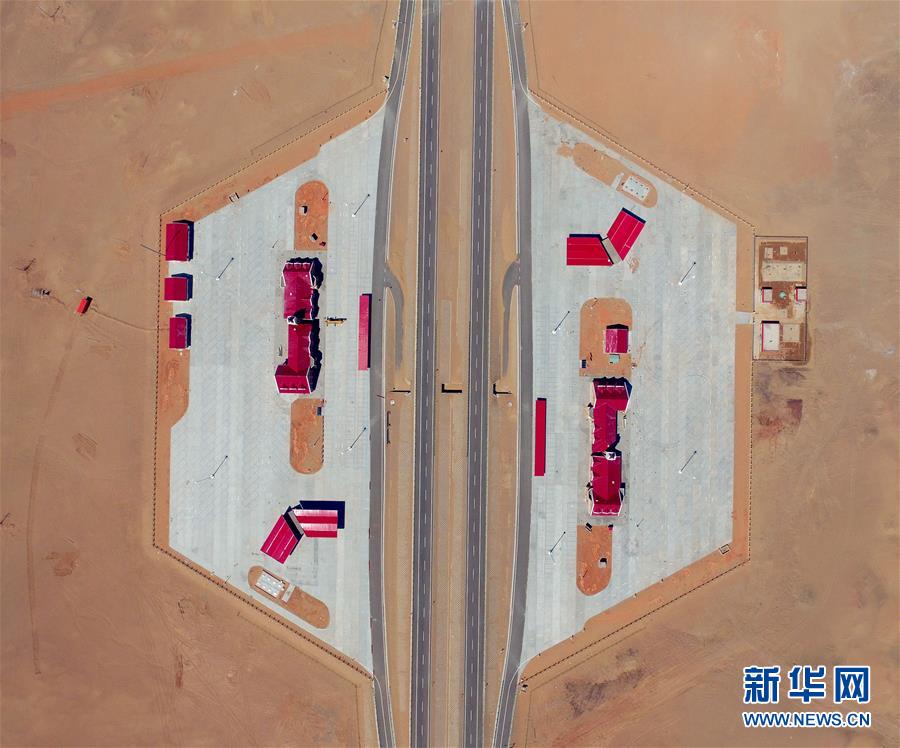 طريق بكين-شينجيانغ:أطول طريق سريع صحراوي في العالم