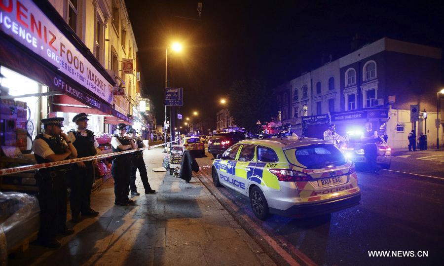 قتيل و10 جرحى بدهس حشد من المصلين شمال لندن