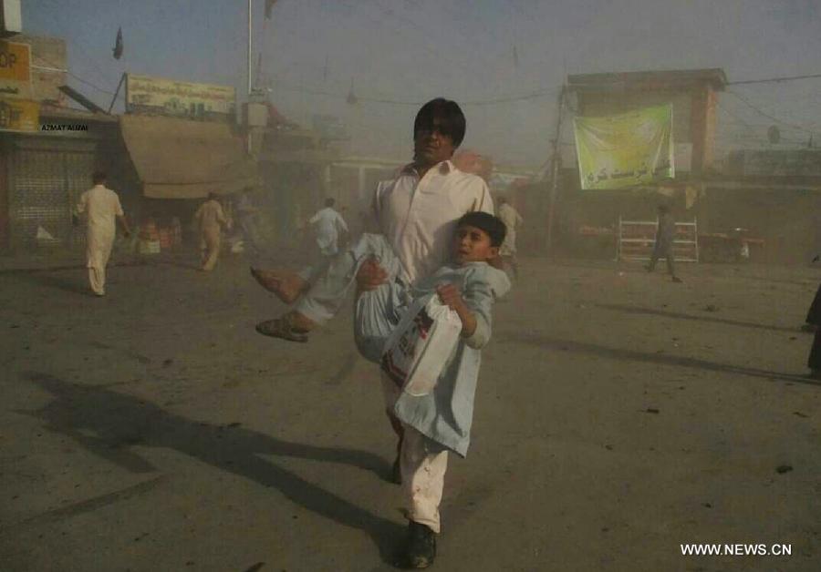 مقتل 15 وإصابة 70 في انفجار مزدوج بشمال غرب باكستان
