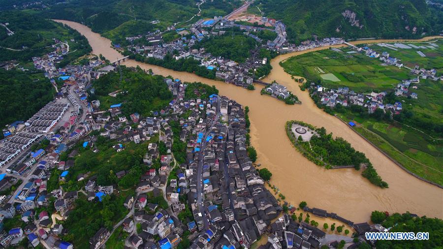 مقتل شخصين وآلاف المتضررين جراء الأمطار الغزيرة في مقاطعة هونان