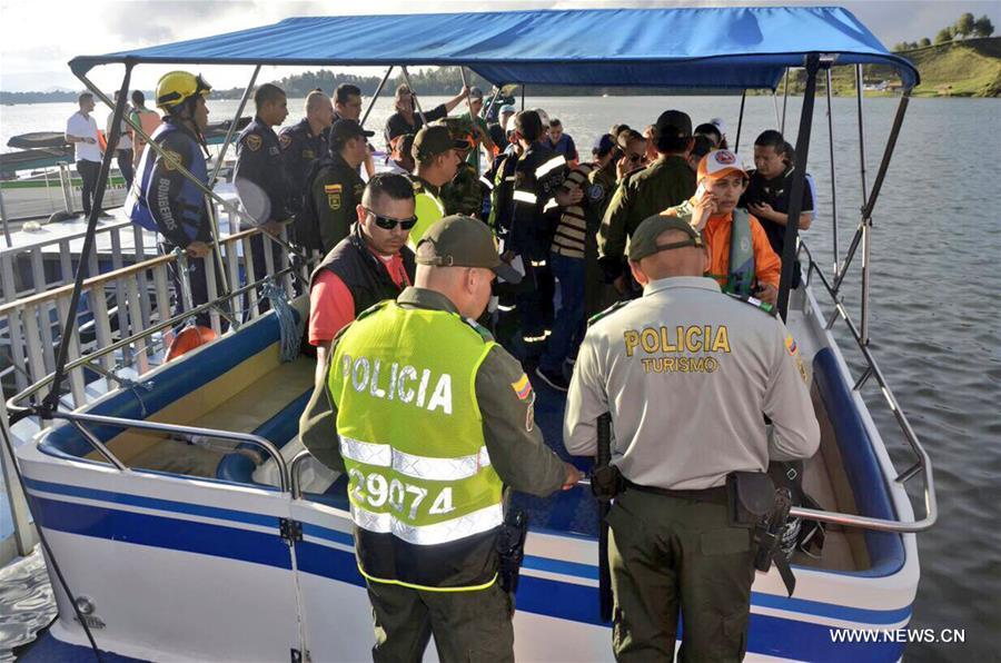 وفاة 9 أشخاص وفقدان 28 آخرين أثر غرق مركب سياحي بمحمية في كولومبيا