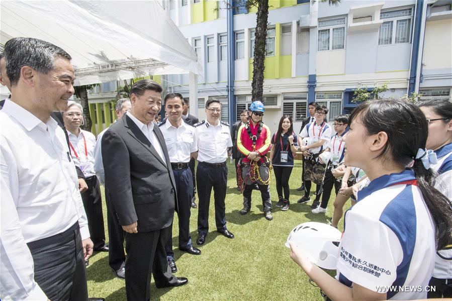 الرئيس الصيني يحث شباب هونج كونج على خدمة هونج كونج والوطن الأم