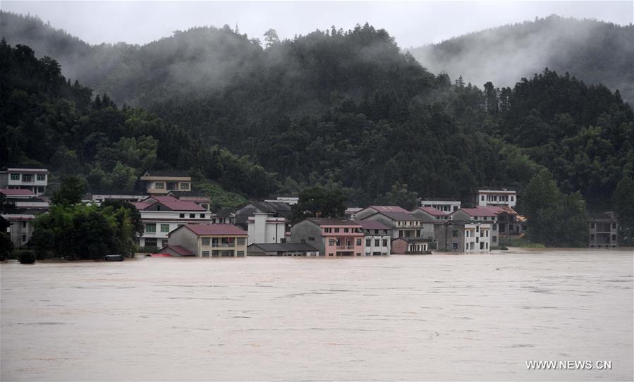 إجلاء 260 ألف شخص مع استمرار العواصف المطيرة في وسط الصين
