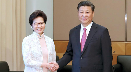 شي يعبر عن ثقته في الرئيسة التنفيذية الجديدة لهونج كونج