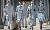 أزياء المضيفات لشركة طيران صينية خلال أسبوع الهوت كوتور بباريس