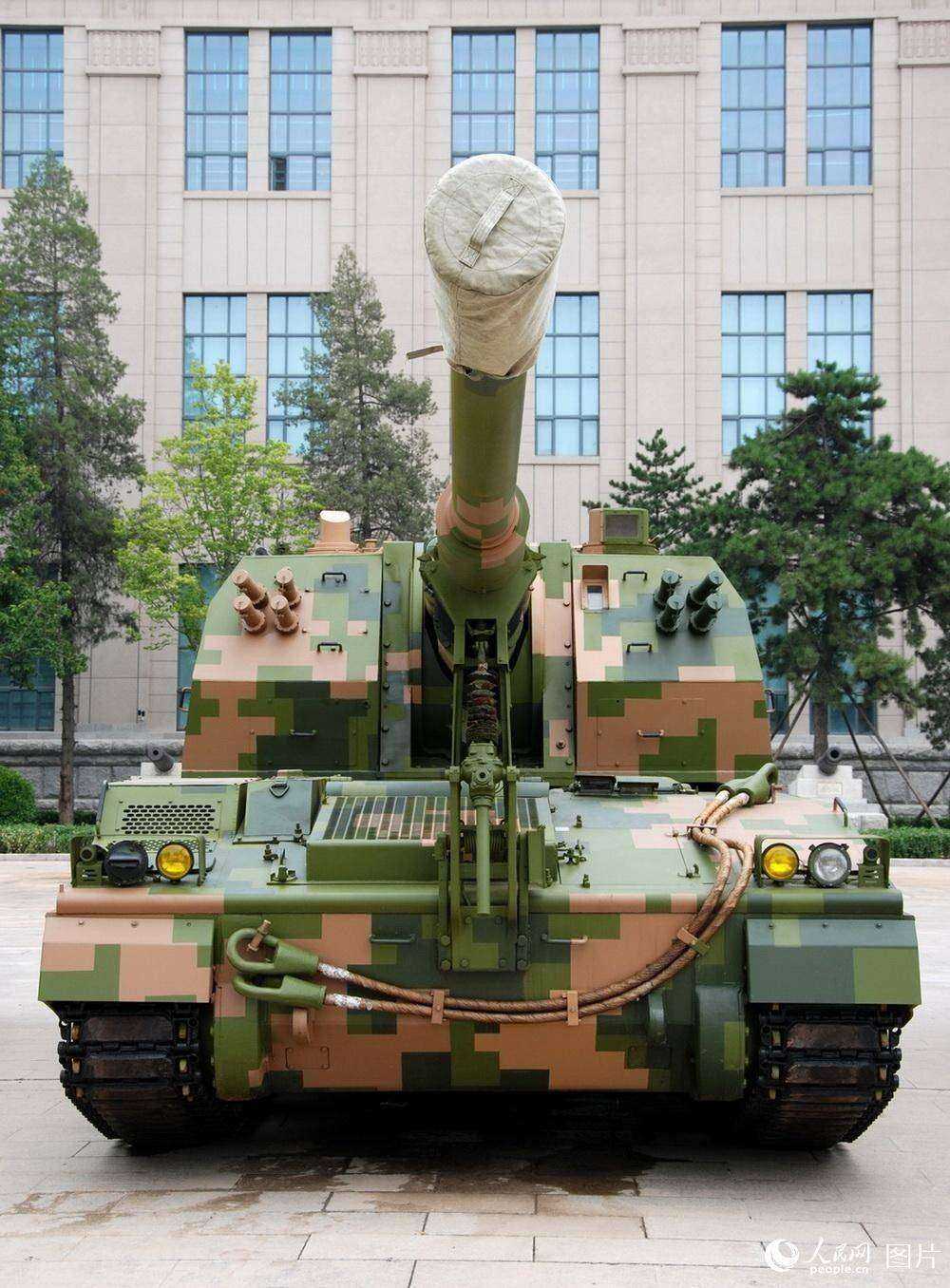 بالصور: معرض الأسلحة والمعدات العسكرية بمناسبة الذكرى ال90 لتأسيس جيش التحرير