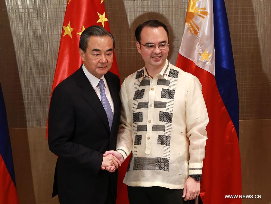 وزير الخارجية: مبادرة الحزام والطريق تلعب دورا رئيسيا في العلاقات الصينية-الفلبينية
