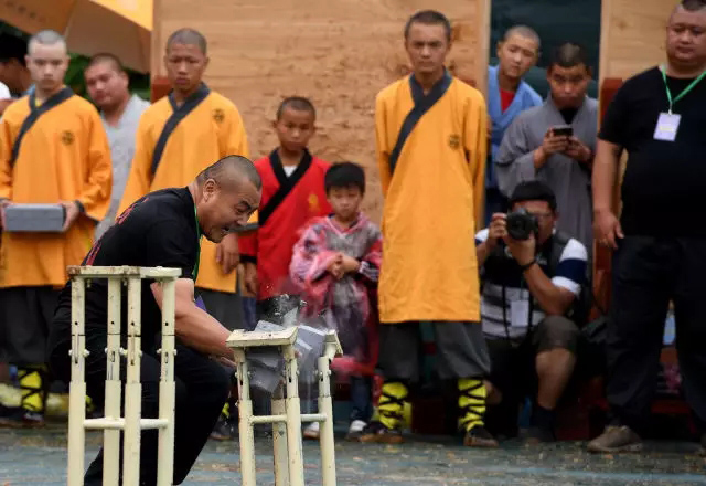 بالصور: سباق الكونغ فو المدهش في معبد شاولين