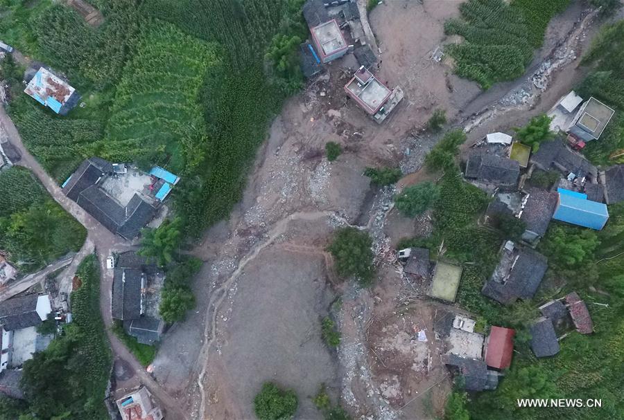 مصرع 25 شخصا بسبب فيضان مفاجئ في الصين