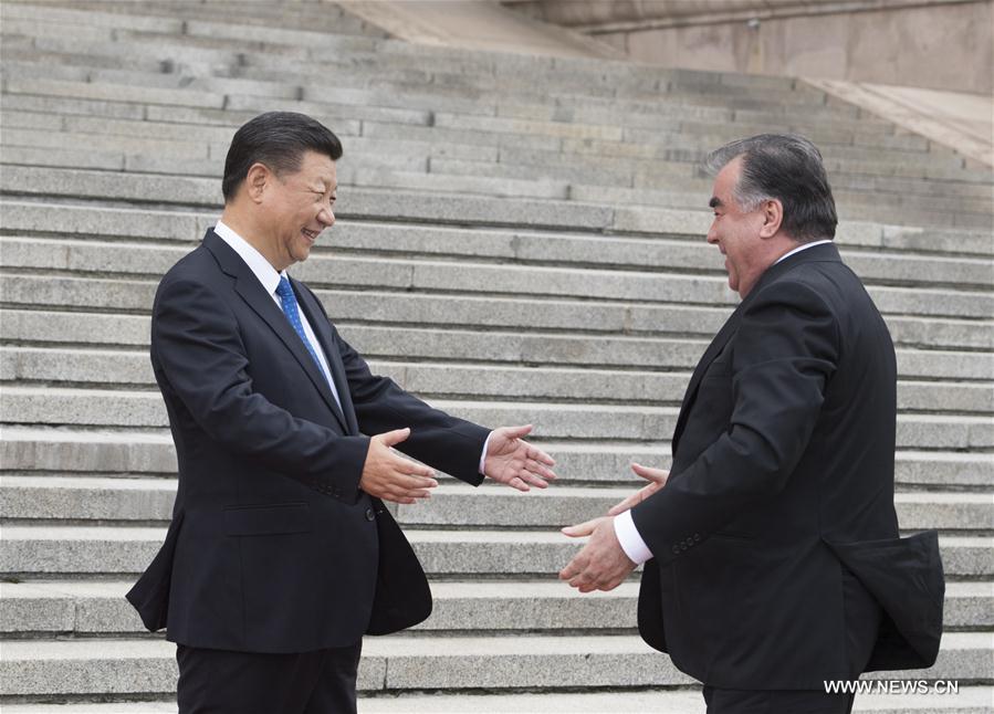 الصين وطاجيكستان تتفقان على إقامة شراكة استراتيجية شاملة